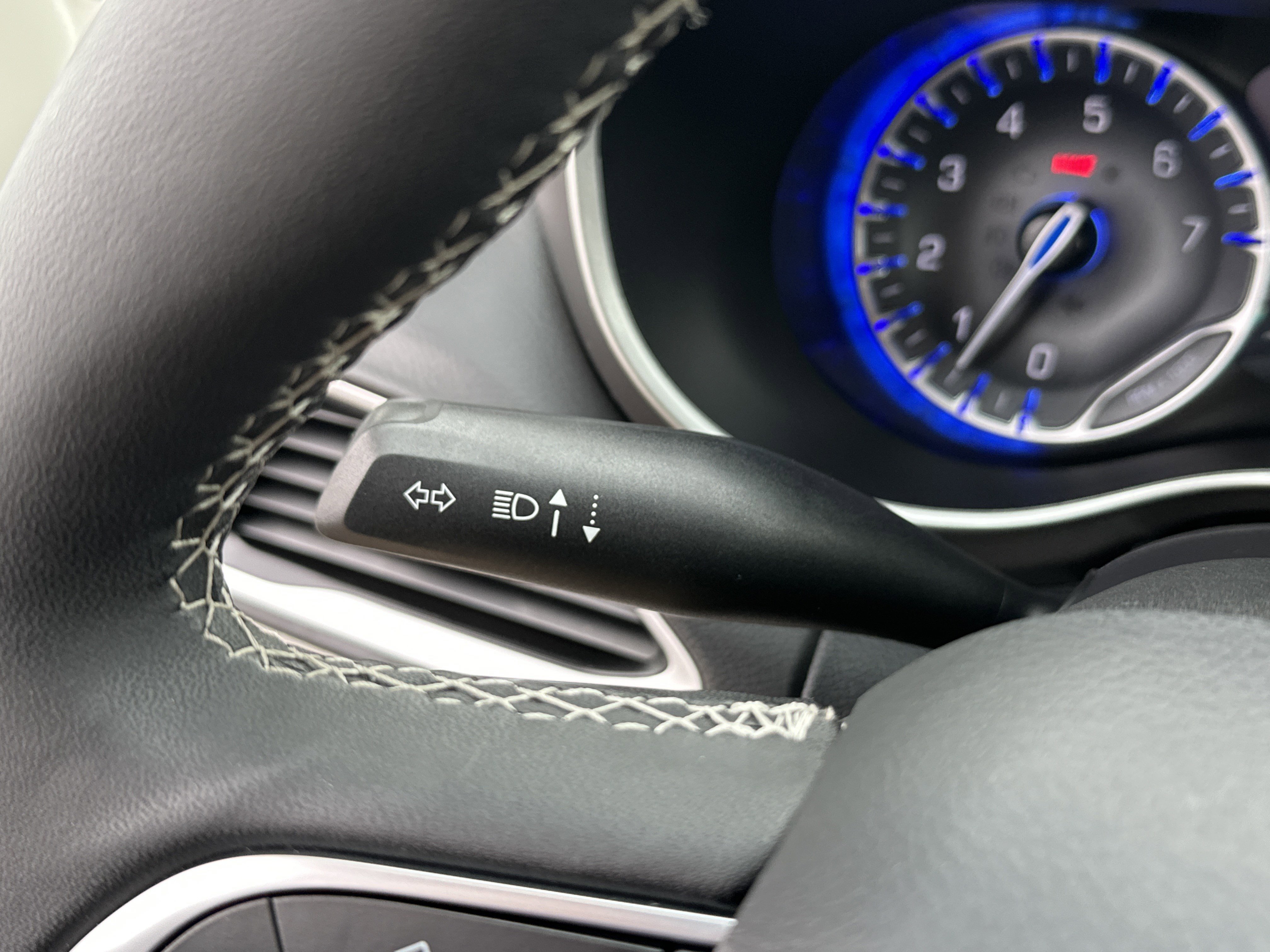 Used 2024 Chrysler Pacifica Touring-L image 18