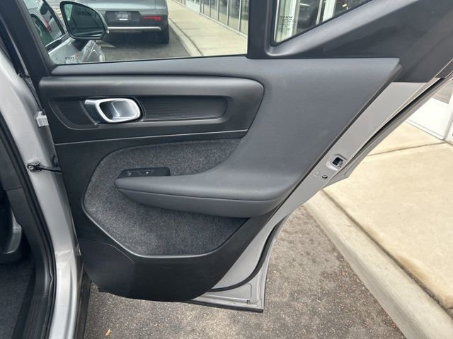 Certified 2025 Volvo XC40 B5 Plus AWD/4WD image 12