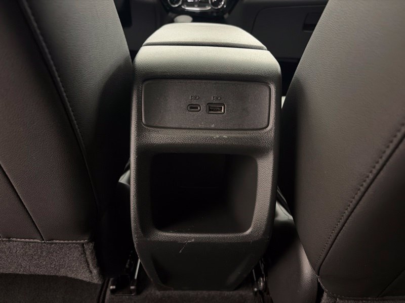 Used 2024 Chevrolet Trax LT w/ Sunroof Package FWD image 15