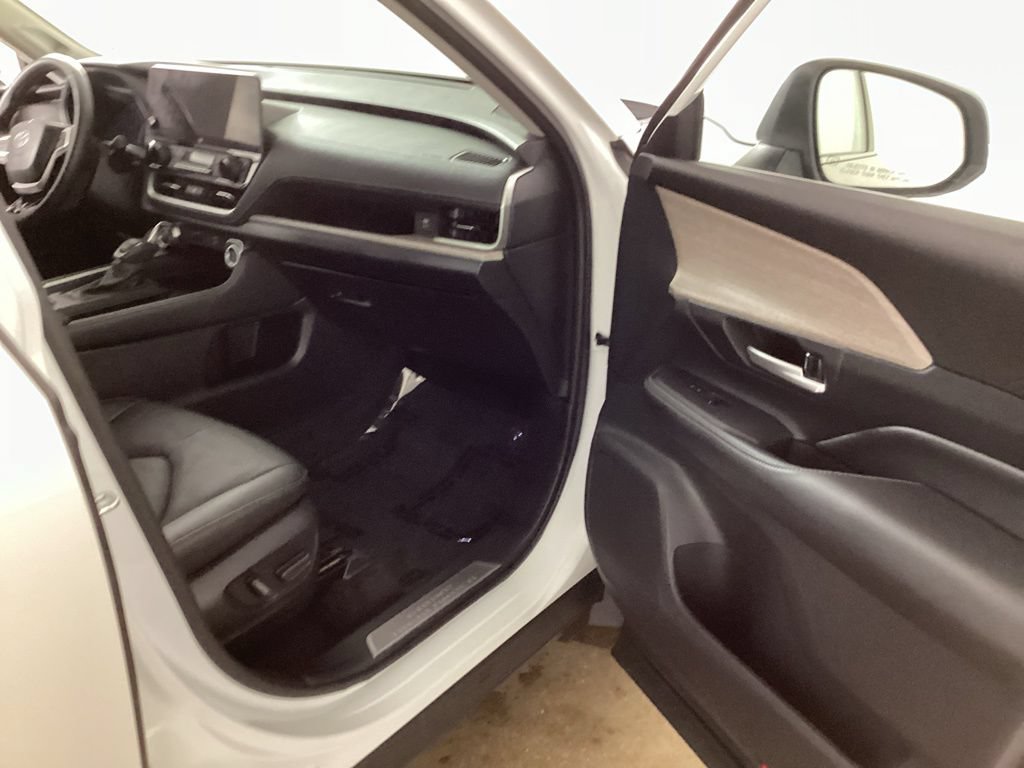 Used 2024 Toyota Grand Highlander AWD image 17