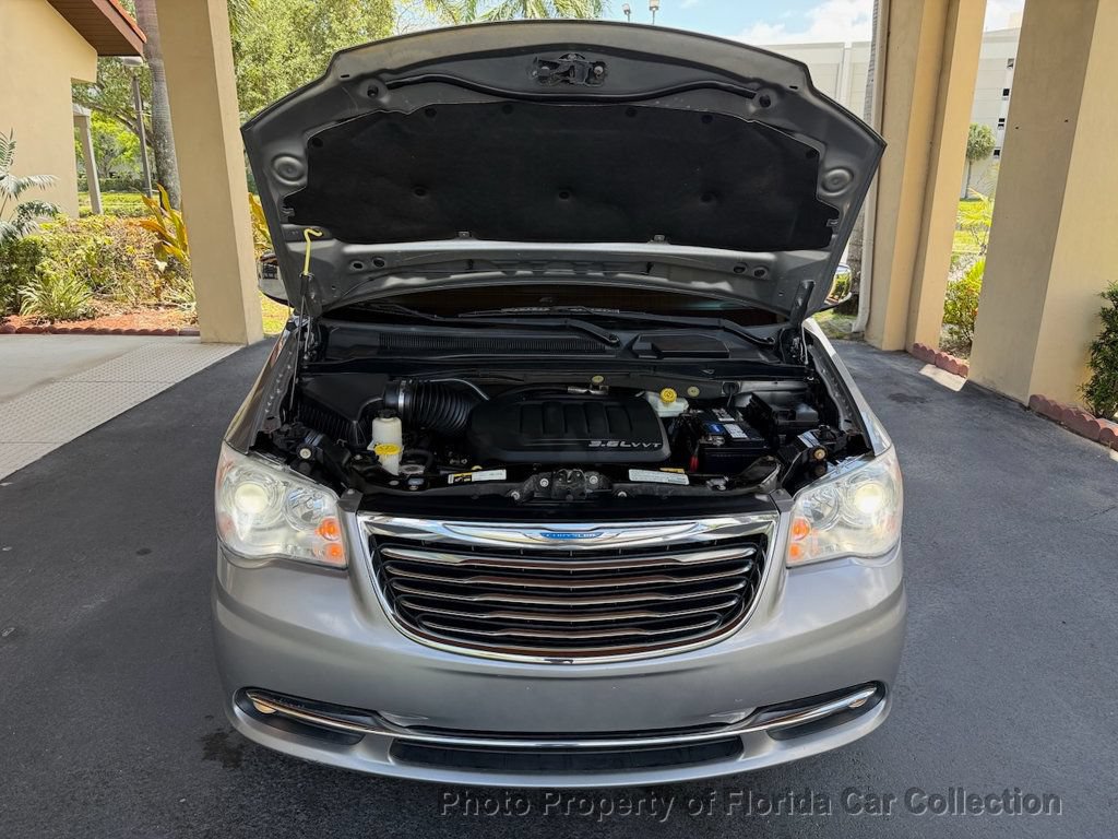 Used 2013 Chrysler Town & Country Limited w/ Luxury Group FWD image 77