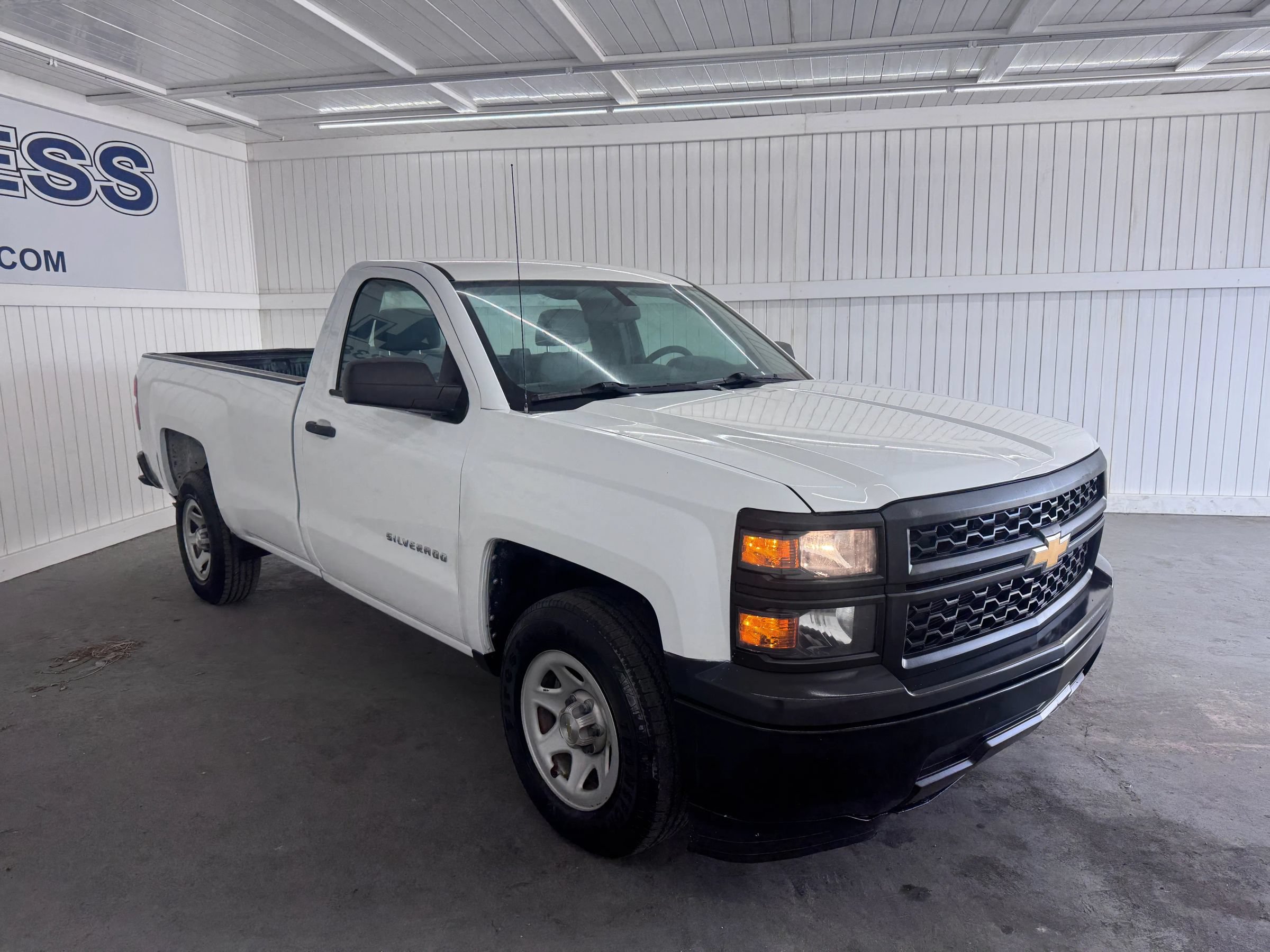 Used 2015 Chevrolet Silverado 1500 W/T RWD image 3
