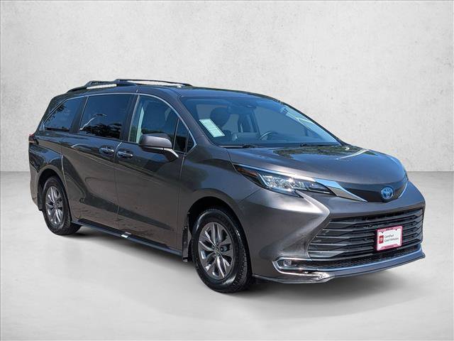 Certified 2022 Toyota Sienna XLE FWD video 3