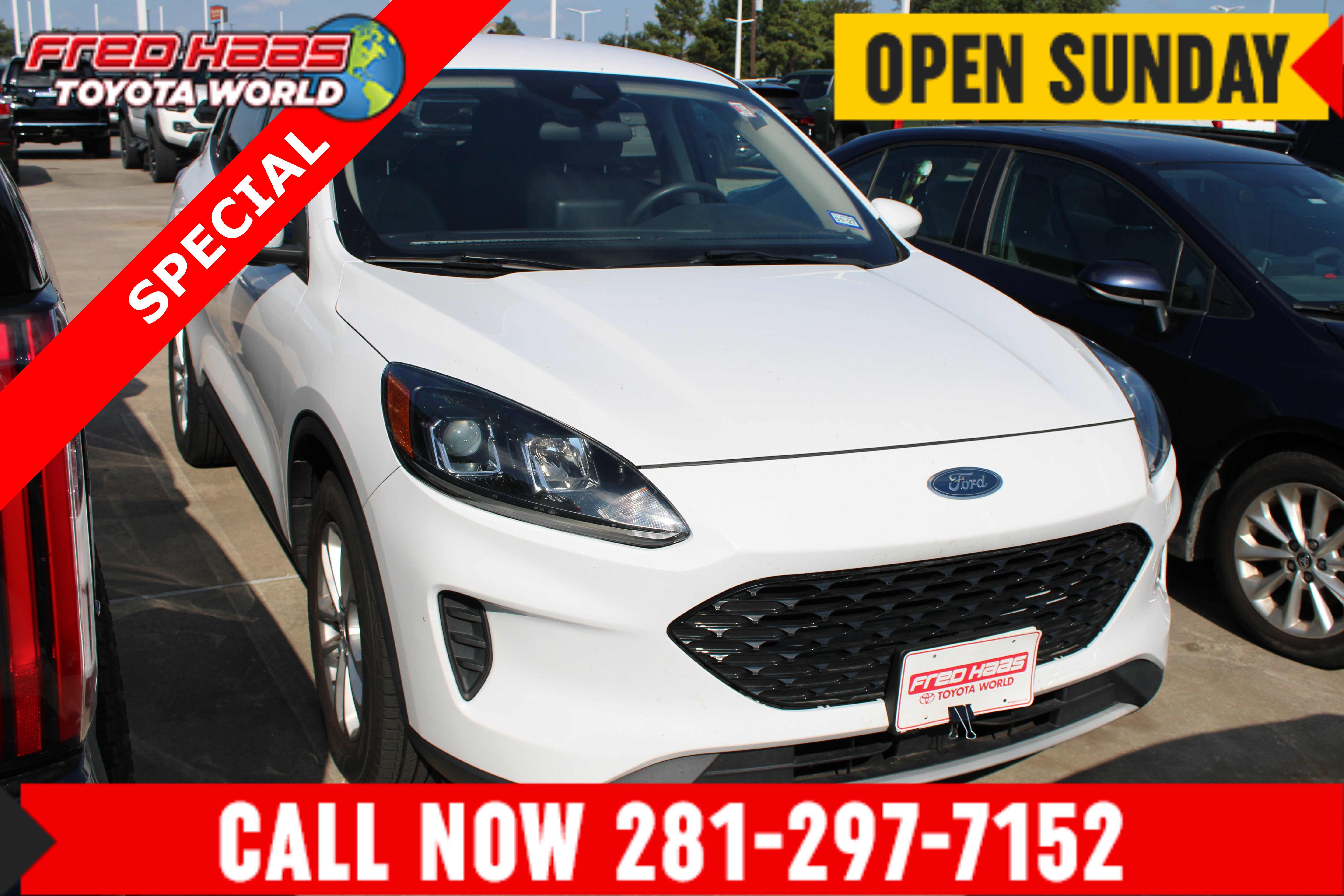 Used 2020 Ford Escape SE FWD image 1