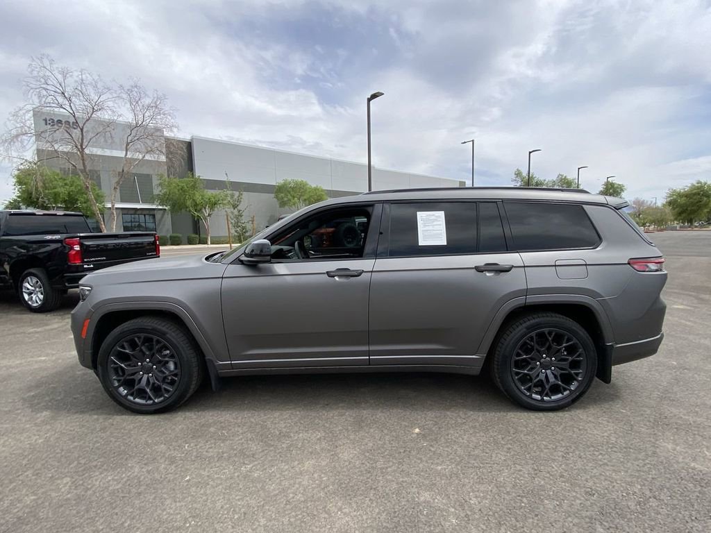 Used 2023 Jeep Grand Cherokee L Summit w/ Advanced Protech Group IV AWD/4WD image 4