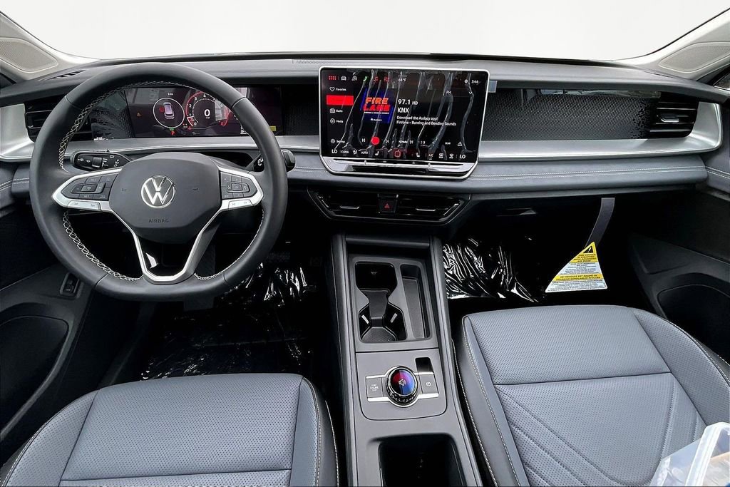 New 2026 Volkswagen Tiguan SE image 7