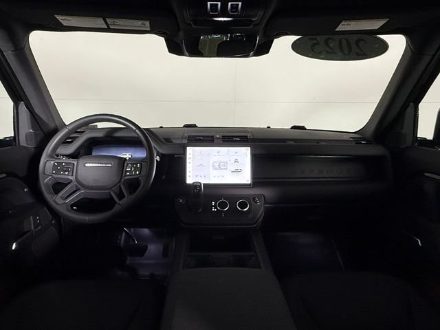 Used 2025 Land Rover Defender 130 X-Dynamic SE AWD/4WD image 15