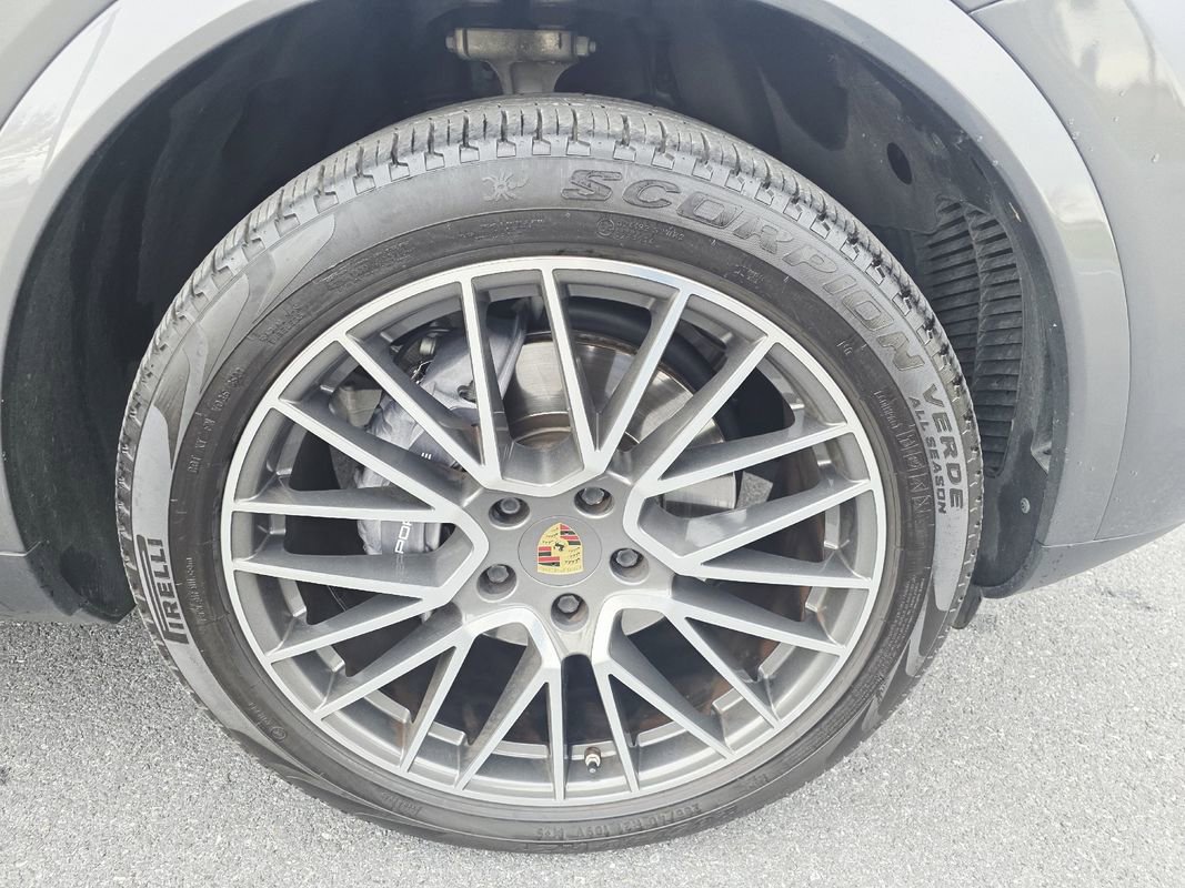 Used 2021 Porsche Cayenne E-Hybrid image 37