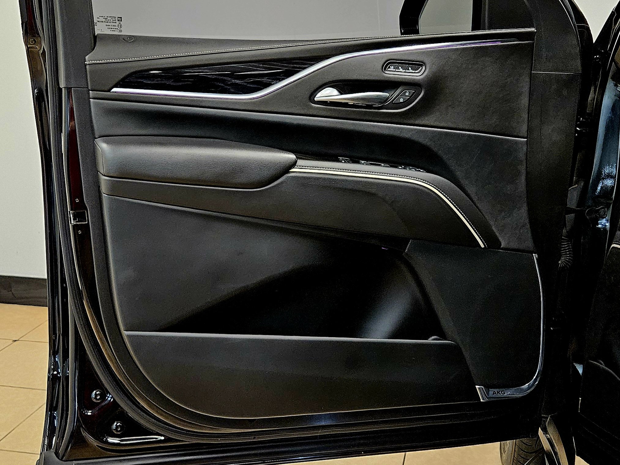 Used 2022 Cadillac Escalade ESV Sport AWD/4WD image 13