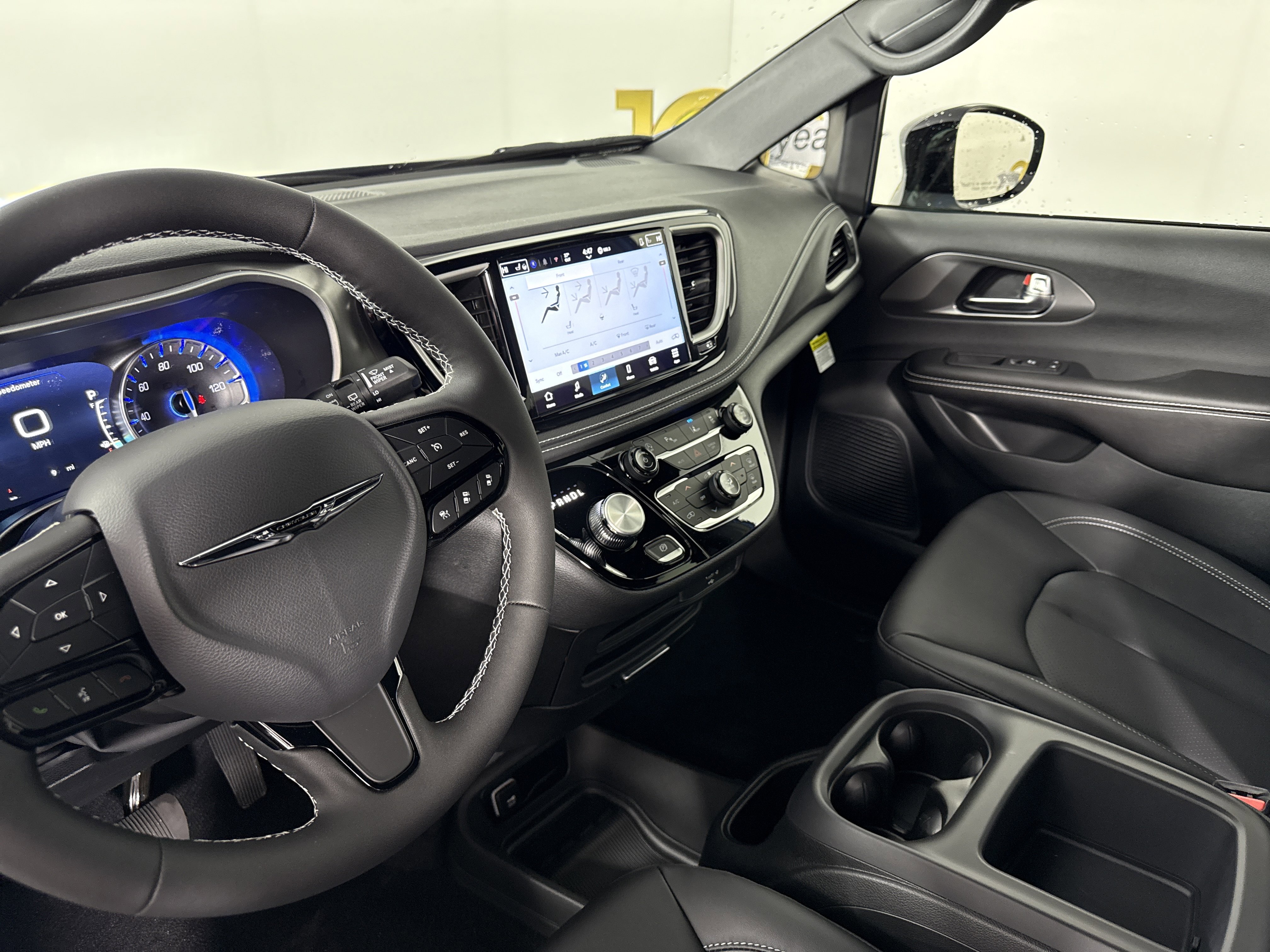 New 2026 Chrysler Pacifica Select w/ S Appearance Package image 27