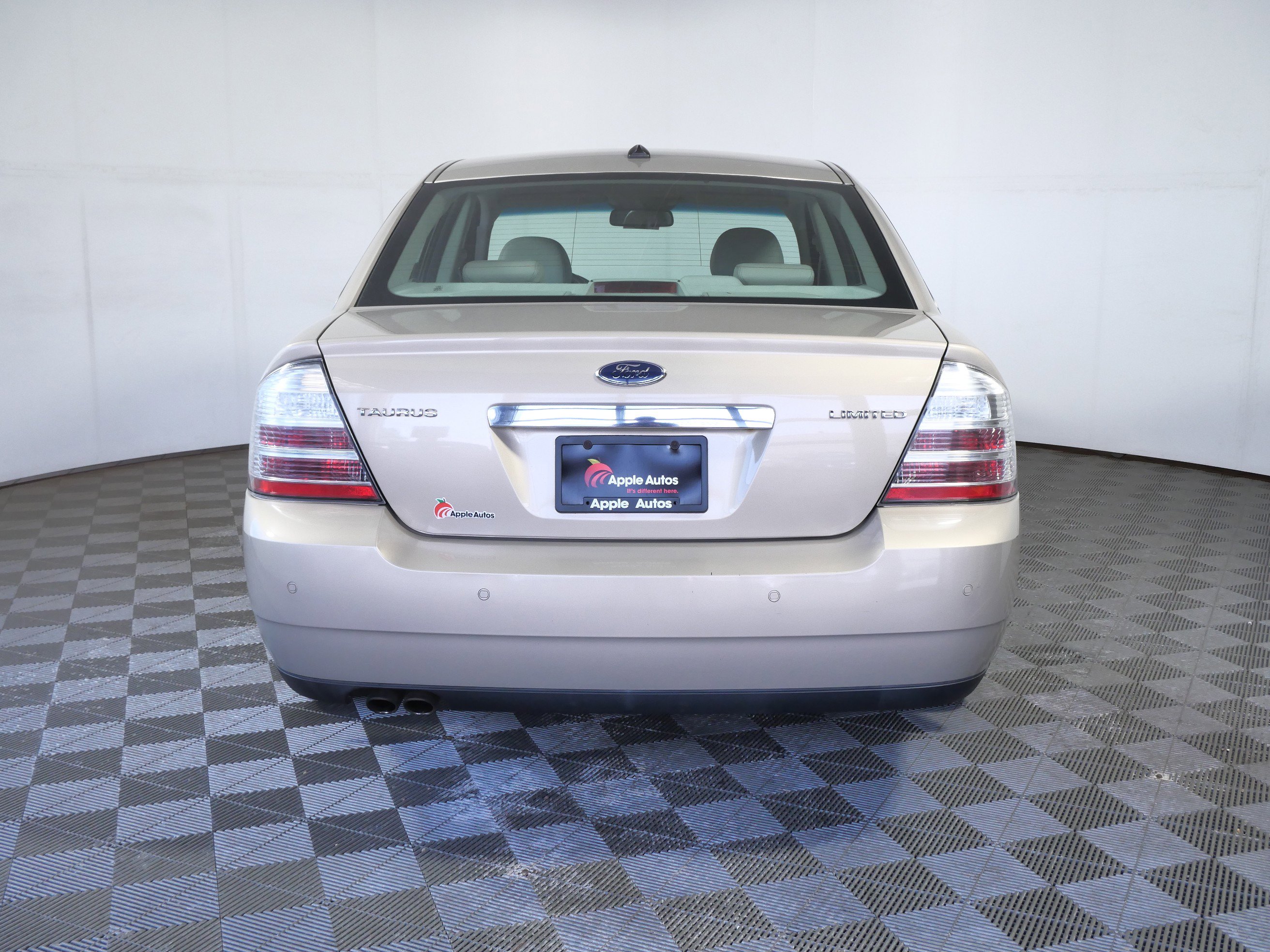 Used 2008 Ford Taurus Limited FWD image 7