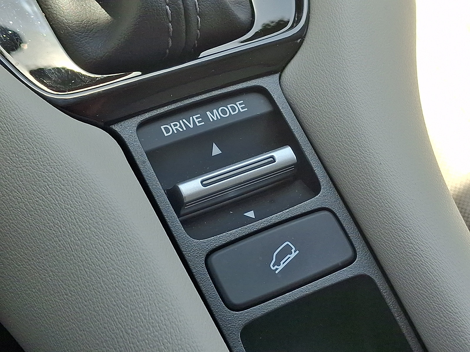 Used 2025 Honda HR-V LX image 24