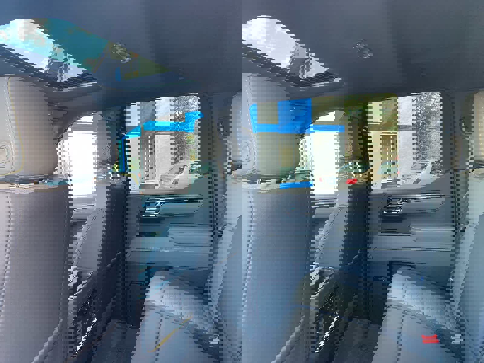 Used 2025 Chevrolet Silverado 1500 ZR2 w/ Technology Package image 32