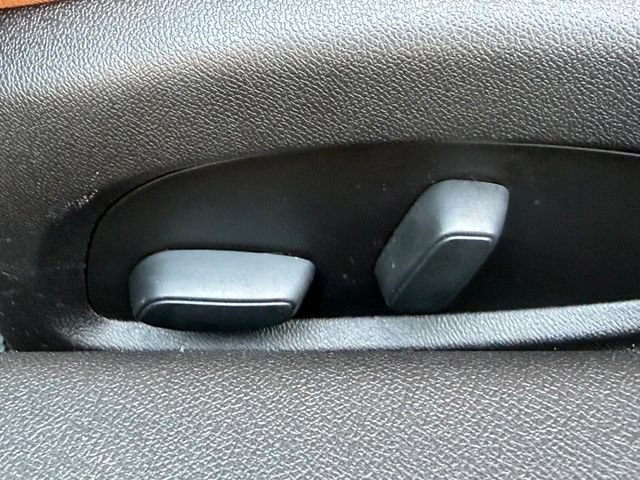 Used 2018 Chevrolet Camaro LT RWD image 26