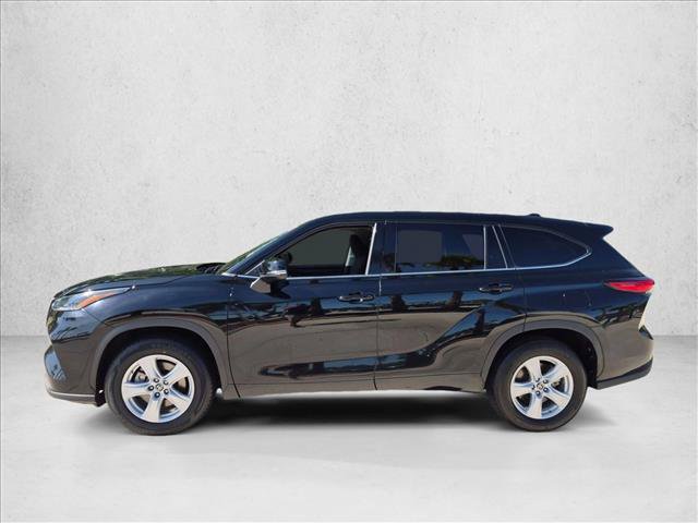 Used 2021 Toyota Highlander LE FWD image 8