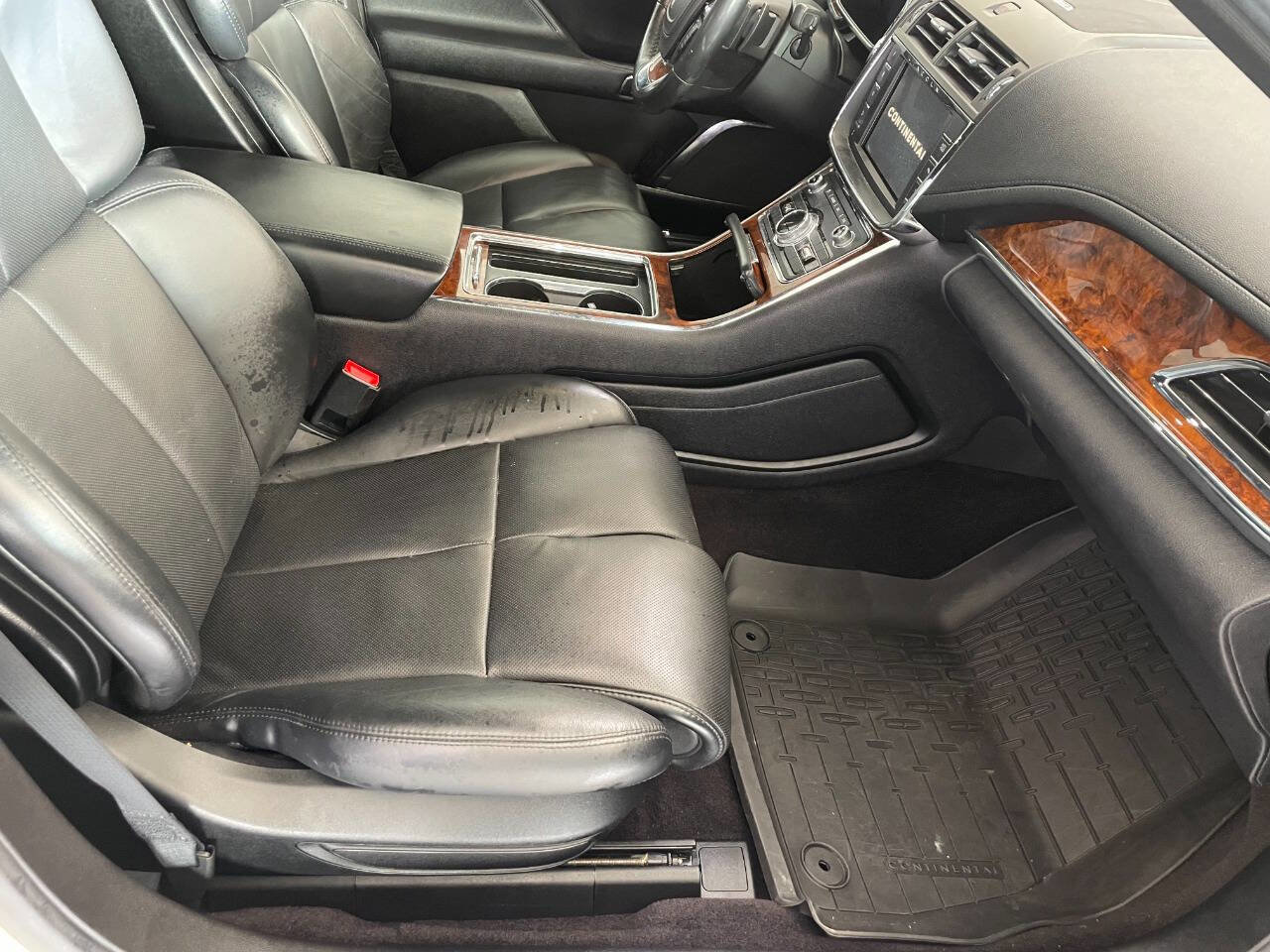Used 2018 Lincoln Continental Reserve FWD image 27
