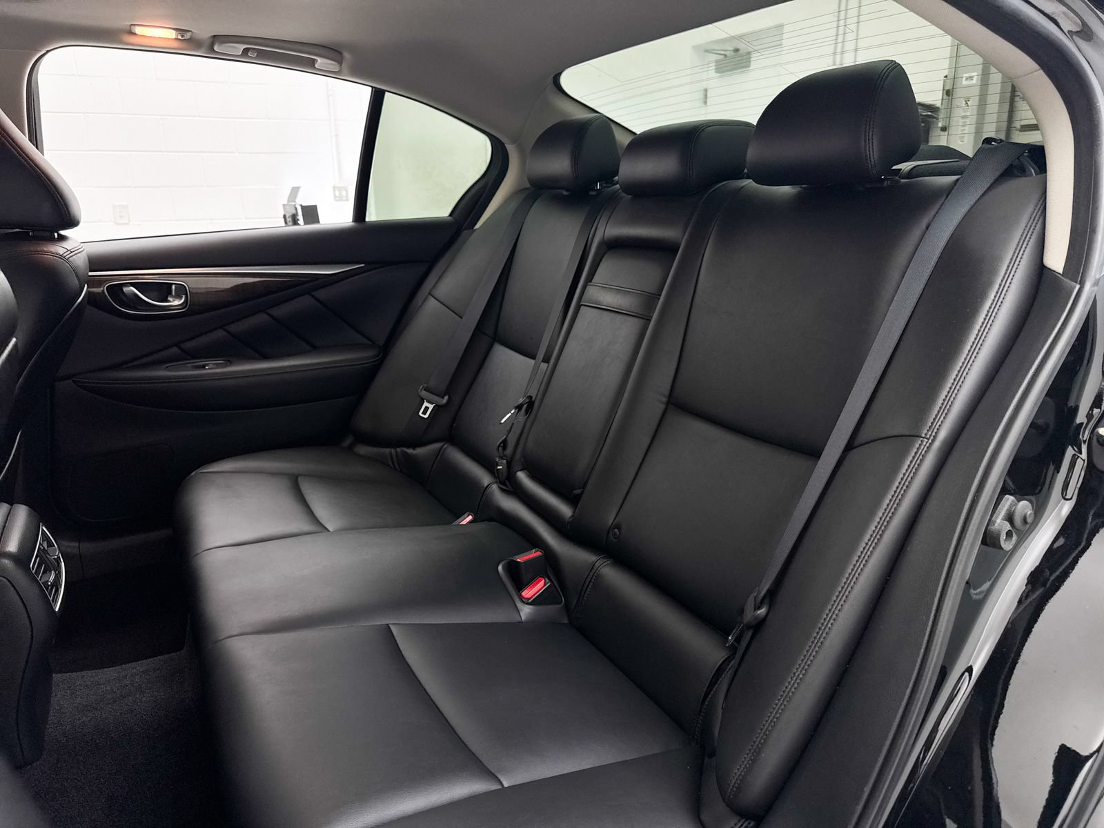 Used 2018 INFINITI Q50 Luxe w/ Essential Package (3.0T Luxe) RWD image 29