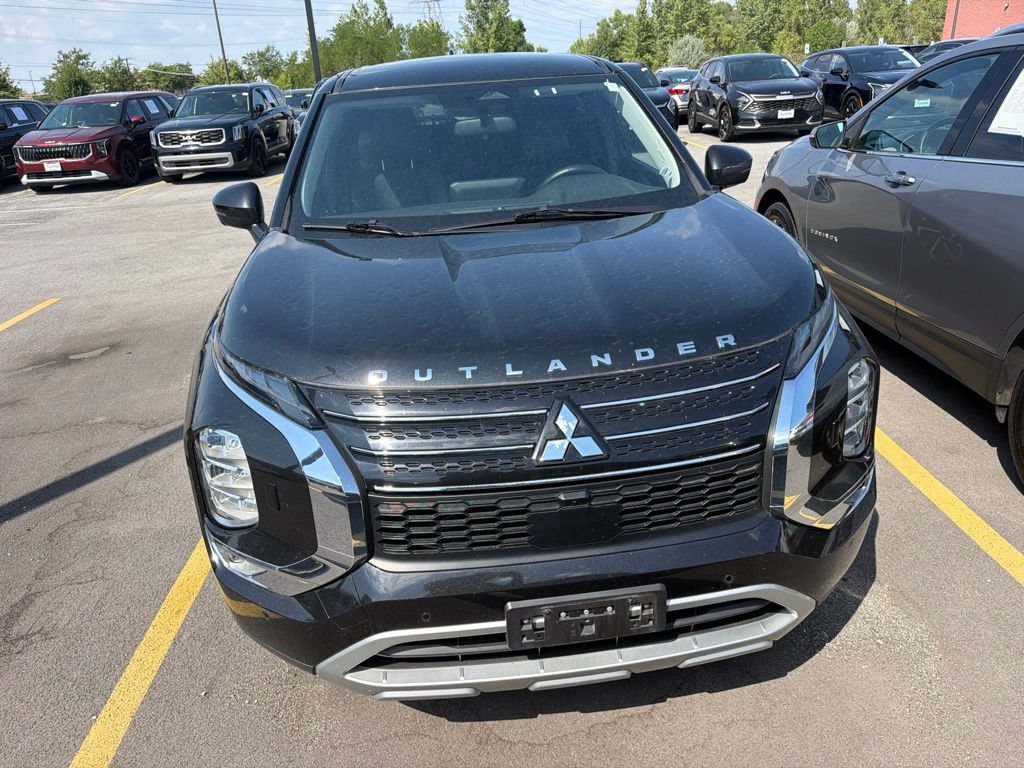 Used 2024 Mitsubishi Outlander SE AWD/4WD image 2