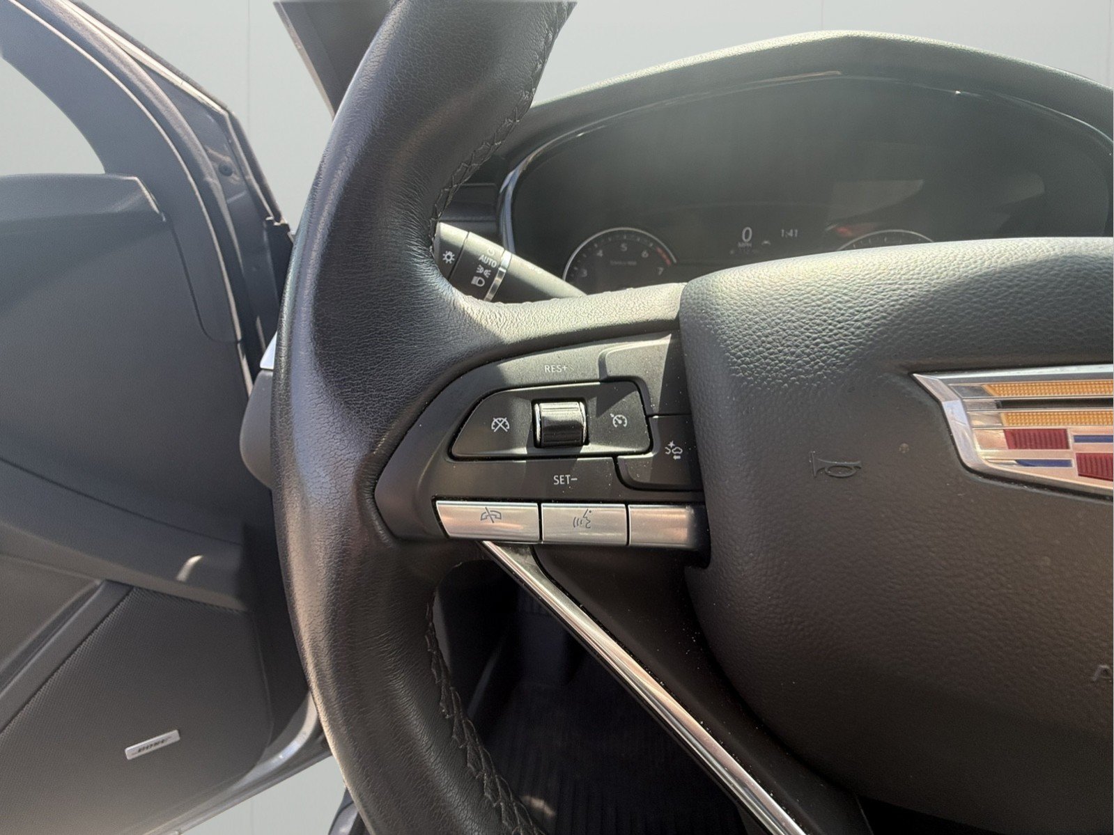 Used 2025 Cadillac XT6 Luxury w/ LPO, Floor Liner Package AWD/4WD image 23