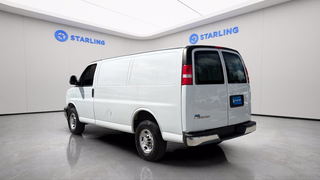 Used 2024 Chevrolet Express 2500 w/ Driver Convenience Package RWD image 5