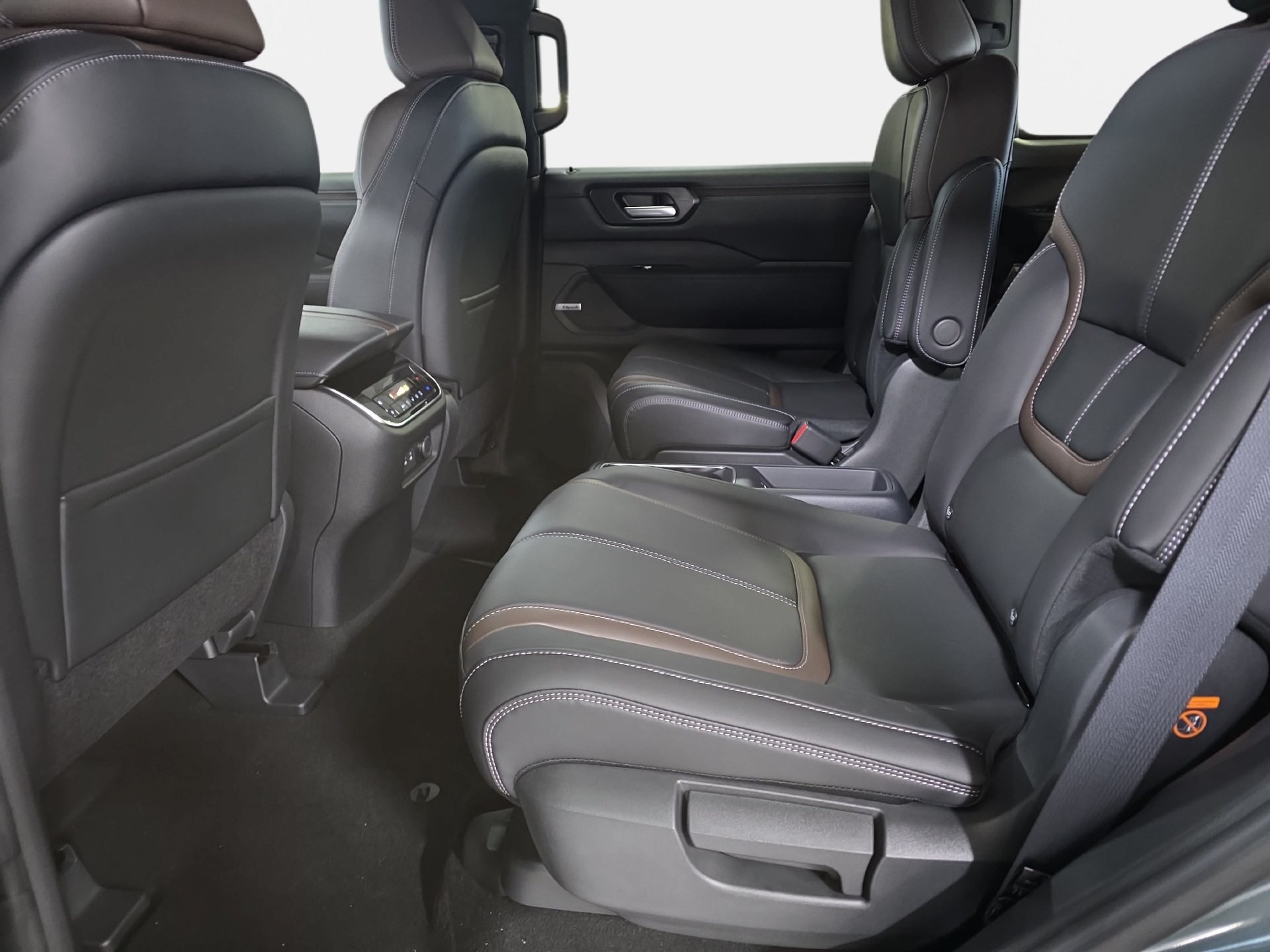 New 2026 Nissan Armada SL w/ Captain's Chari Seat Package AWD/4WD image 14