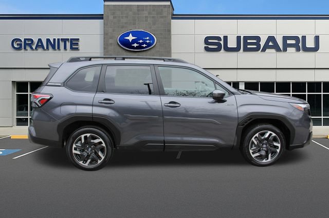 Used 2025 Subaru Forester Premium AWD/4WD image 12