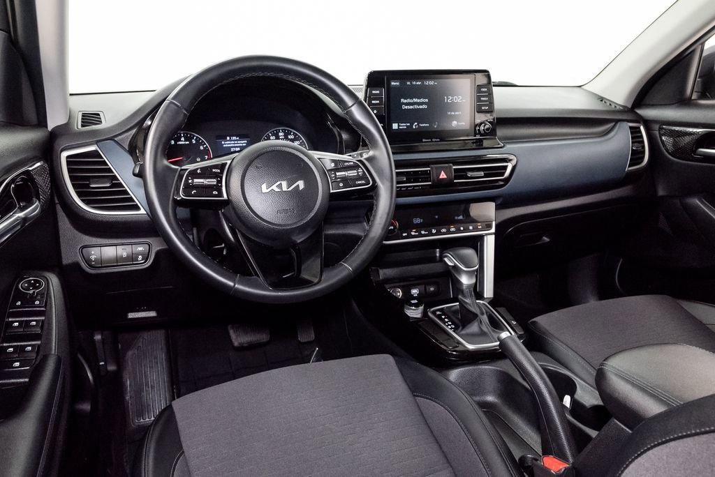 Certified 2023 Kia Seltos S image 6