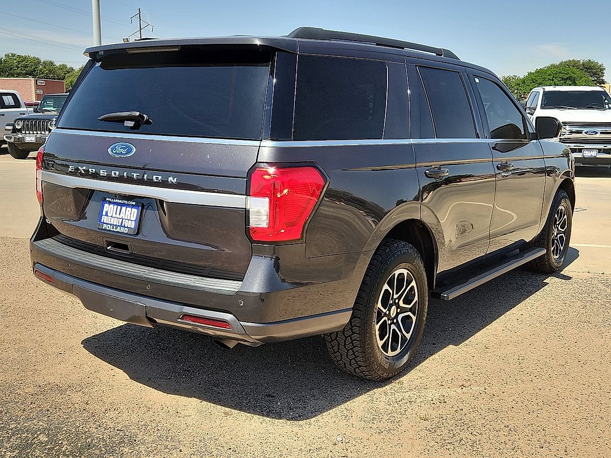 Used 2022 Ford Expedition XLT RWD image 3