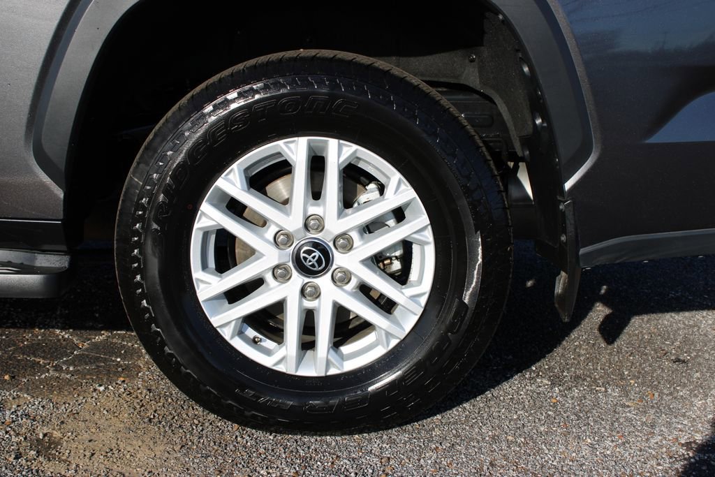 Used 2025 Toyota Sequoia SR5 AWD/4WD image 17