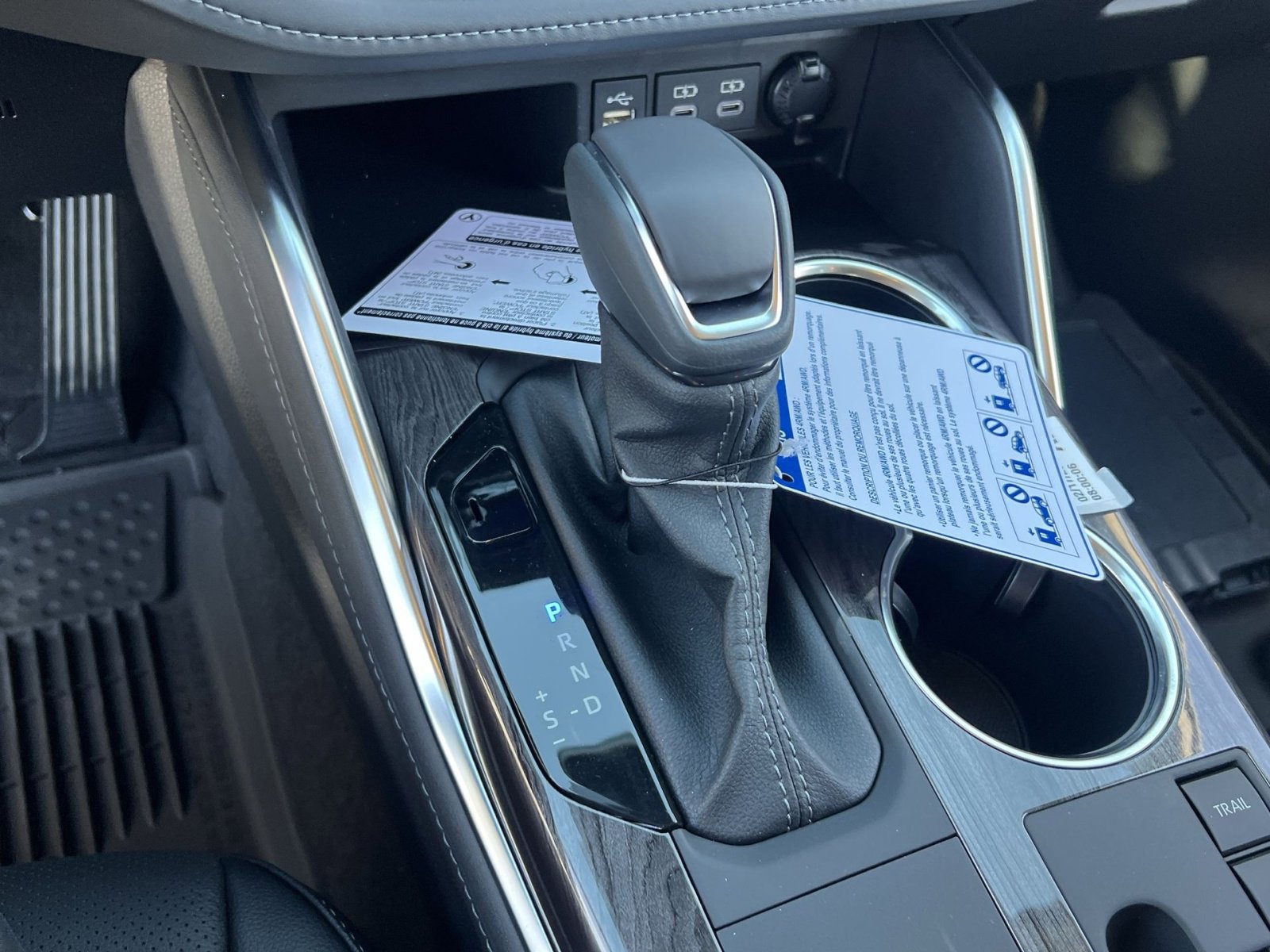 New 2026 Toyota Highlander Platinum image 17