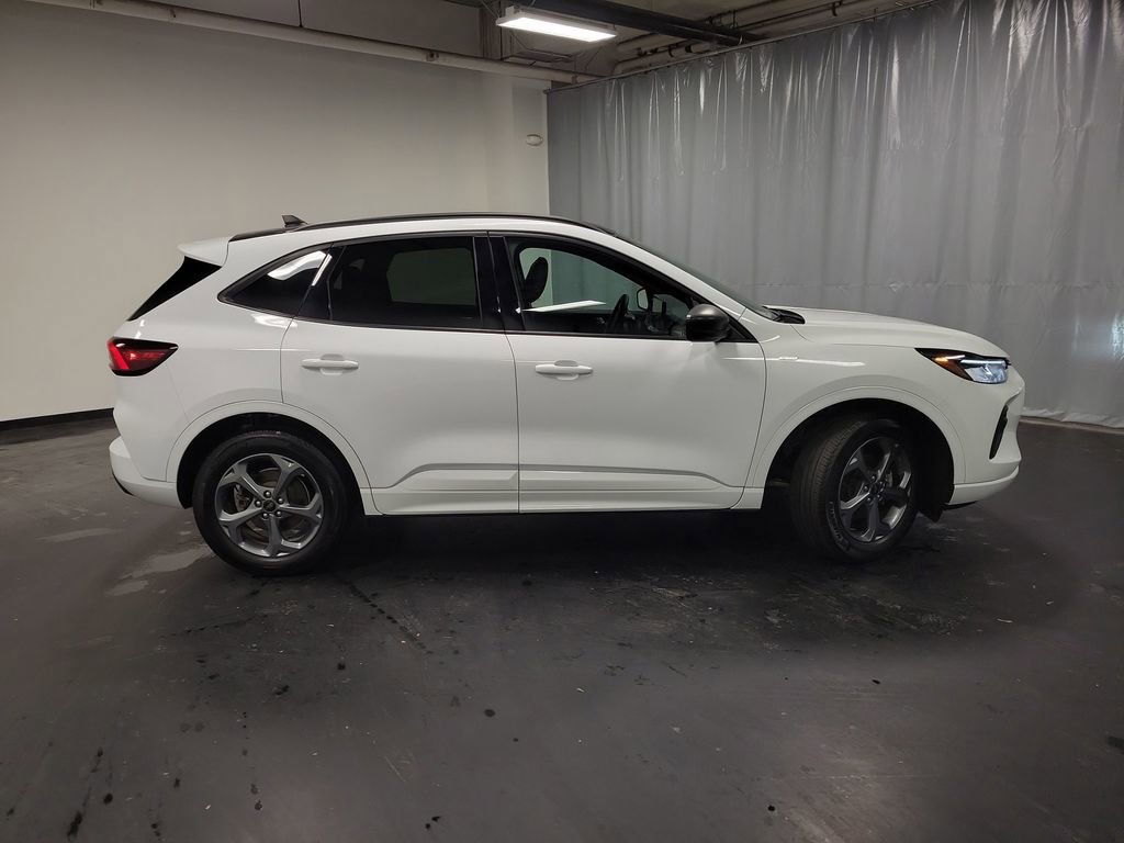 Used 2023 Ford Escape ST-Line w/ Tech Pack #1 image 9