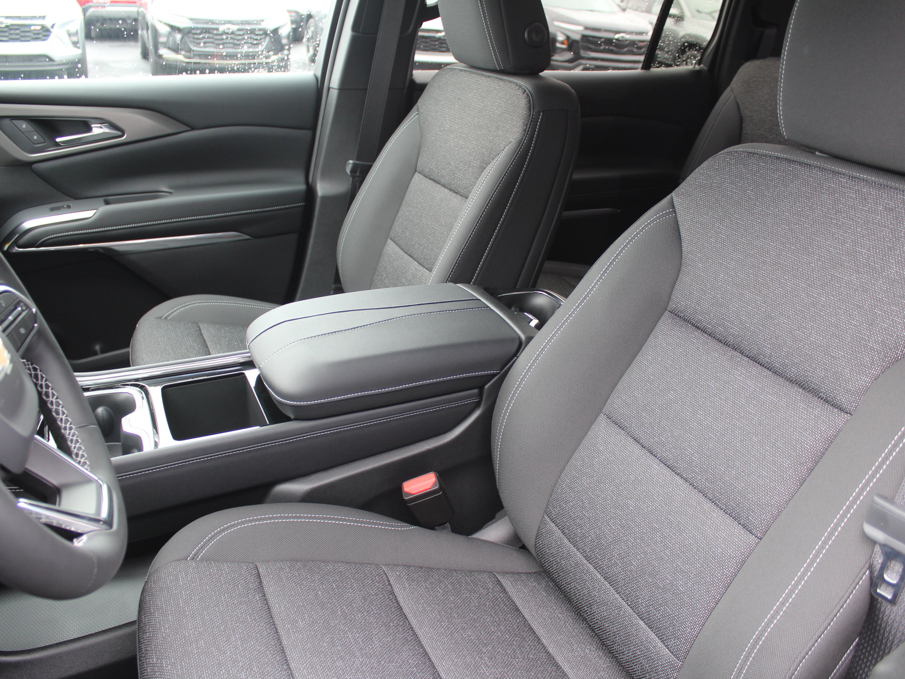 New 2027 Chevrolet Traverse LT FWD image 9