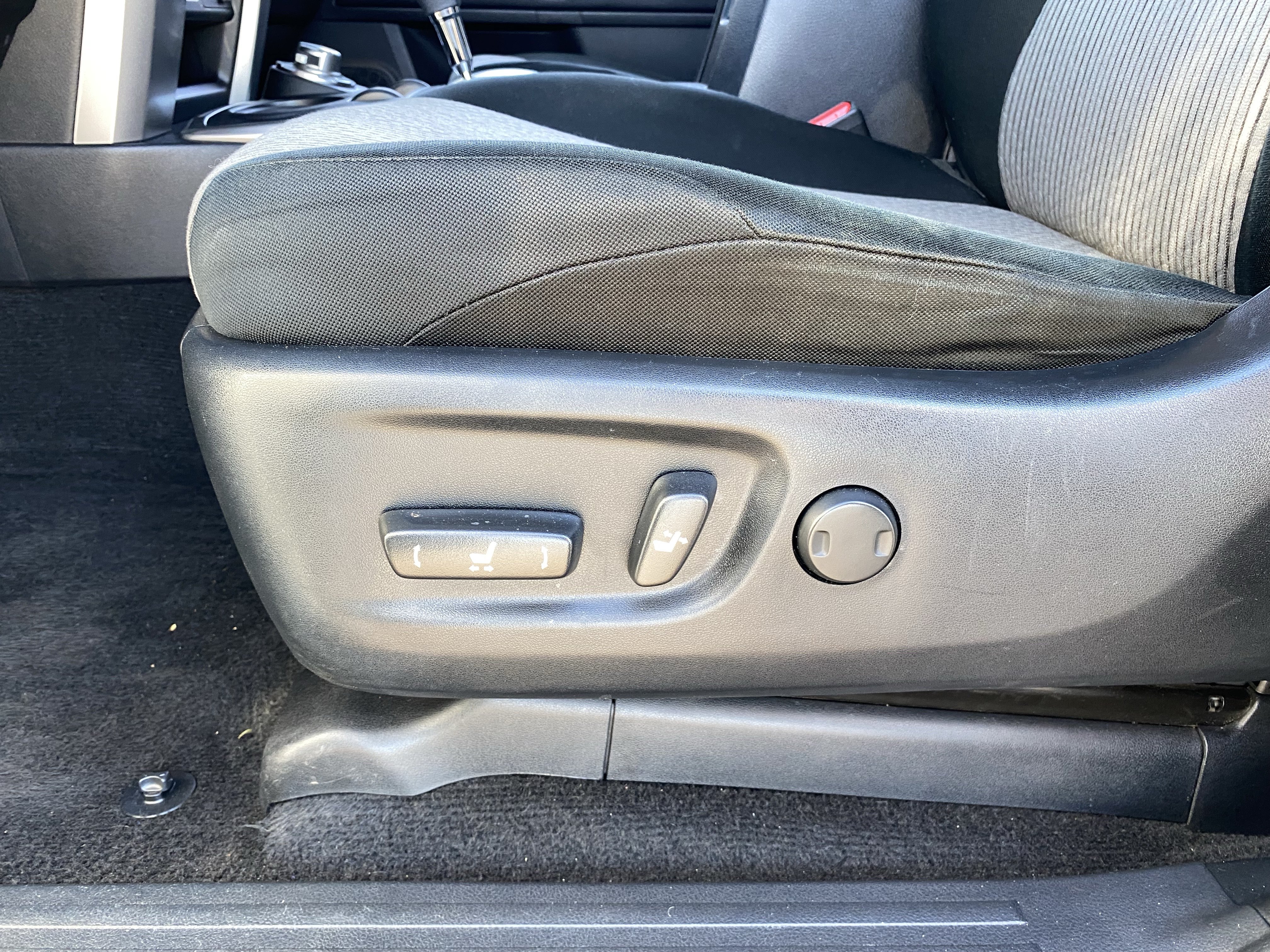Used 2019 Toyota 4Runner SR5 AWD/4WD image 24