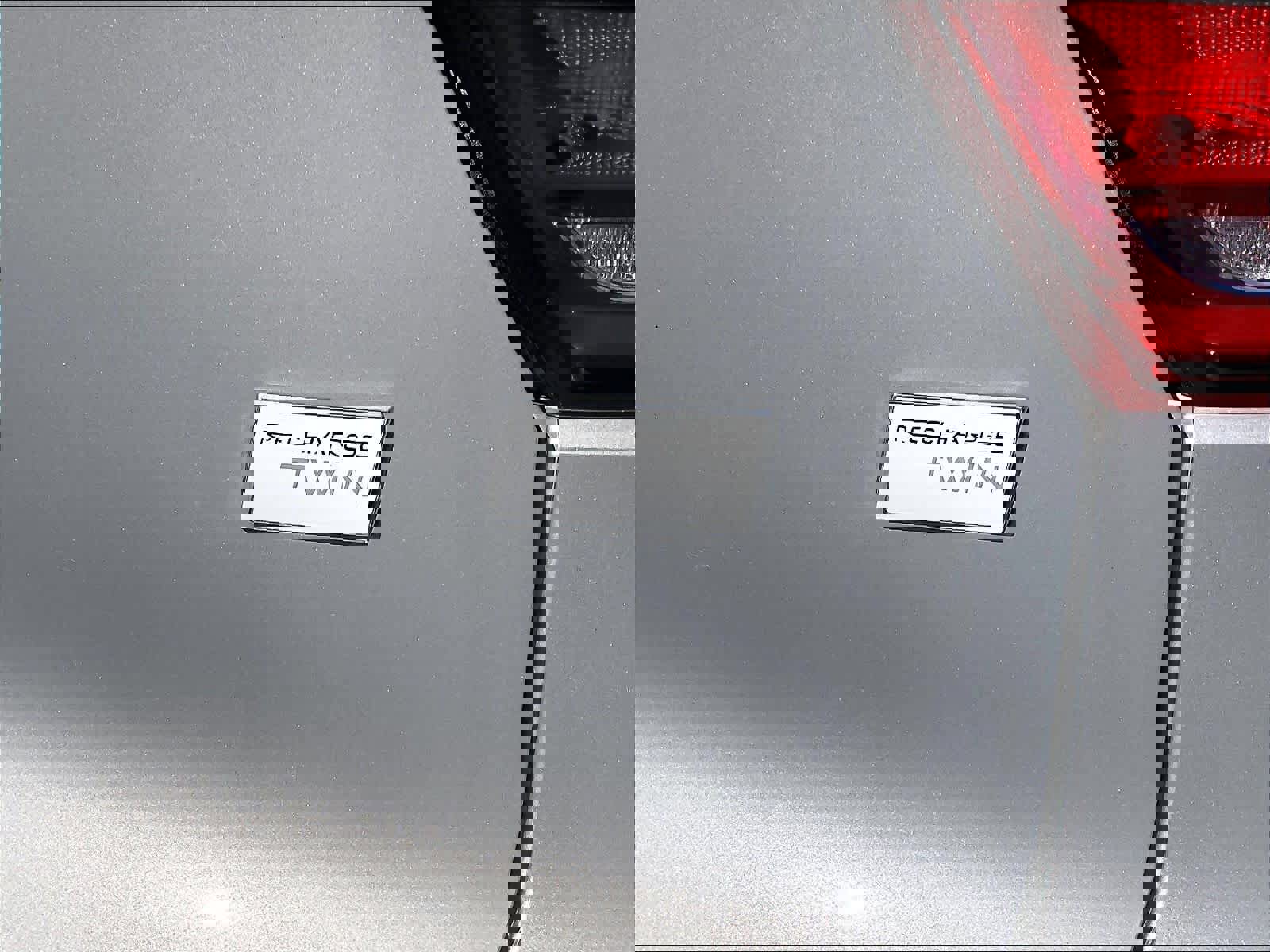 Used 2023 Volvo XC40 Recharge Plus image 11