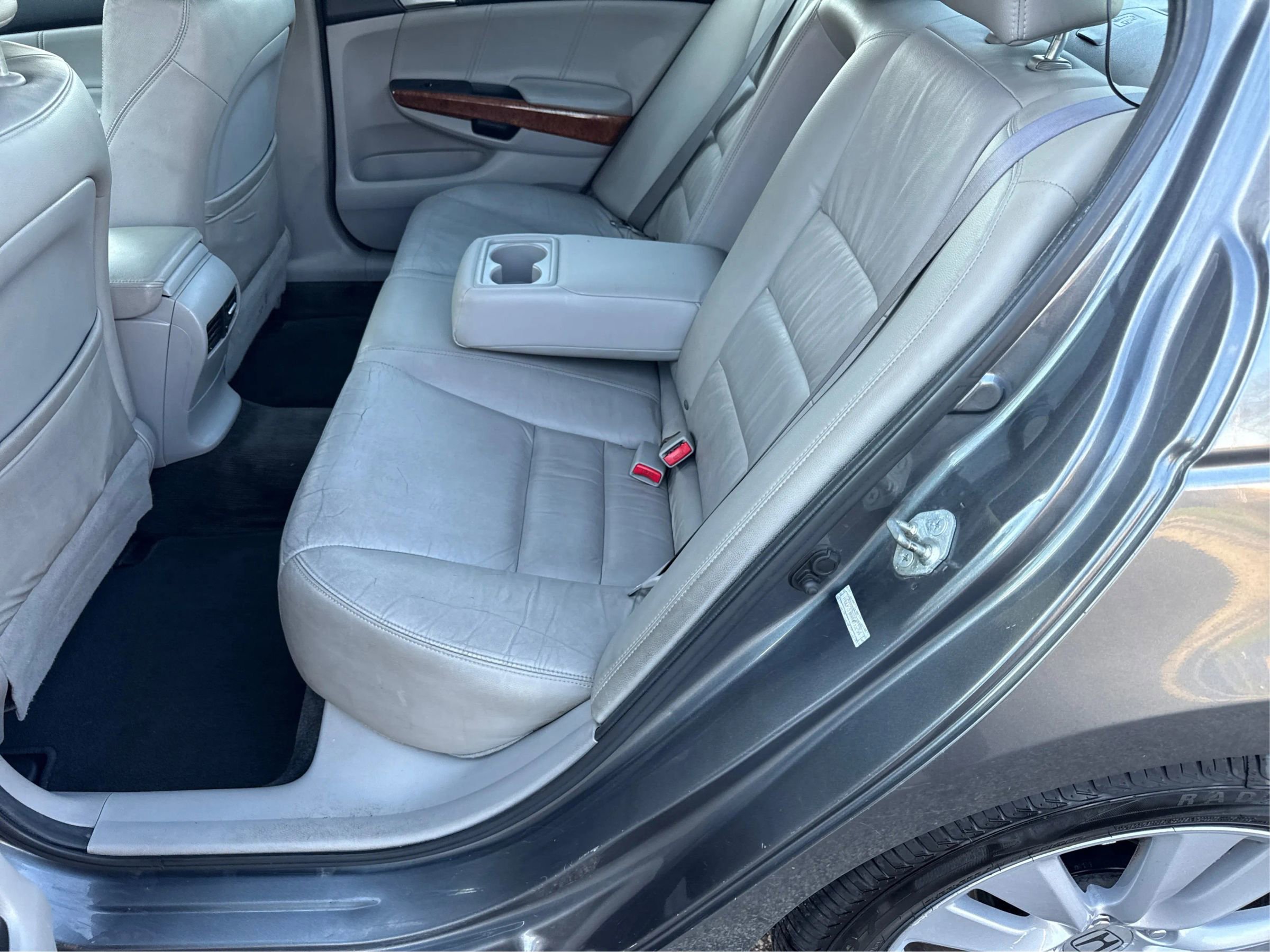 Used 2011 Honda Accord EX-L image 11