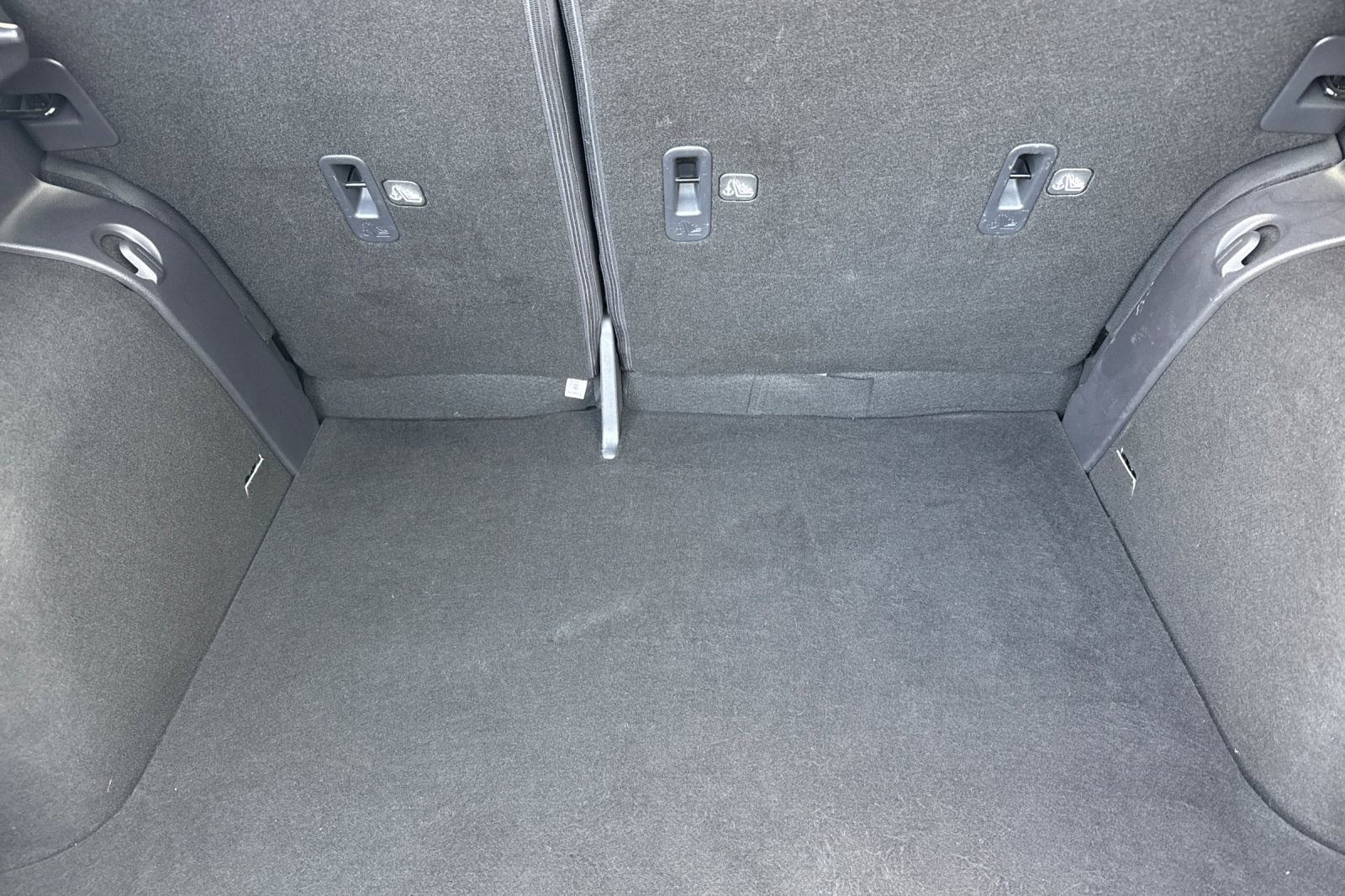 Used 2023 Nissan Kicks S image 15