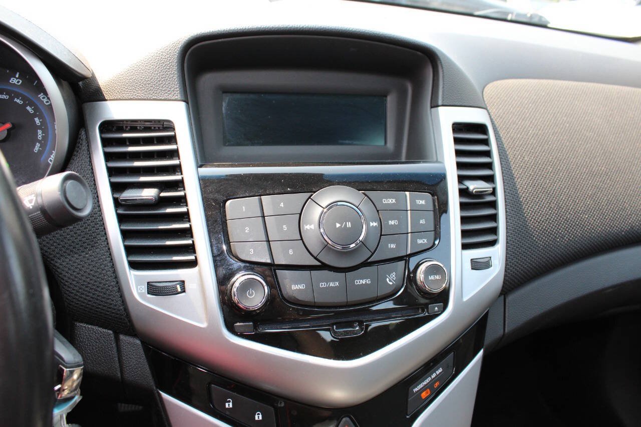 Used 2011 Chevrolet Cruze LT FWD image 15