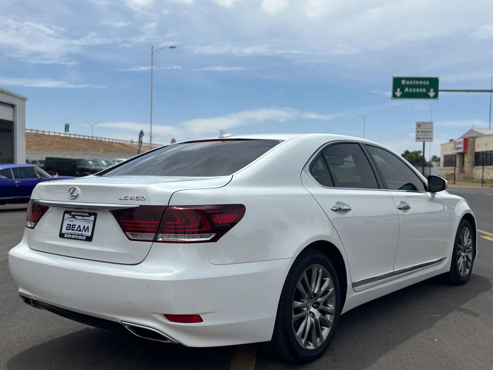 Used 2013 Lexus LS 460 w/ Comfort Pkg RWD image 3