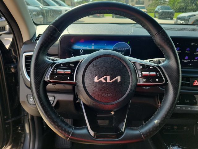 Used 2024 Kia Seltos SX w/ SX Sunroof Package AWD/4WD image 17