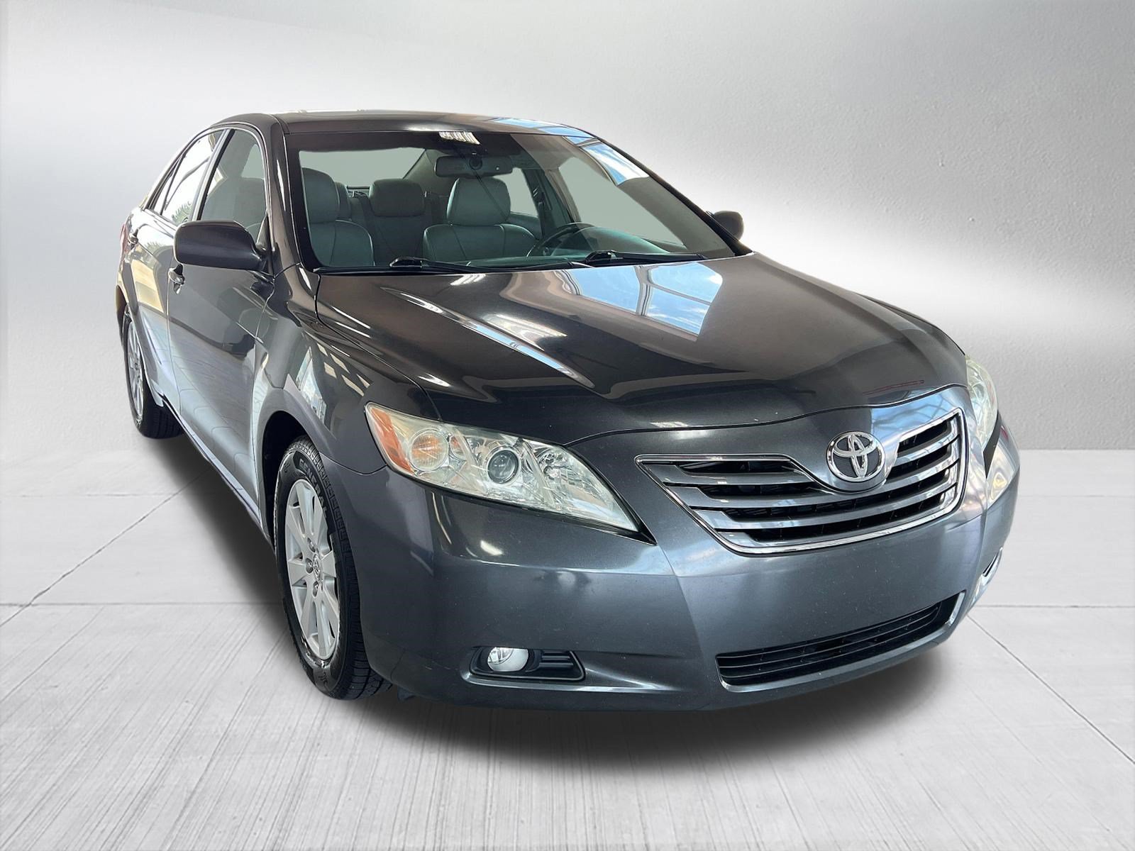 Used 2009 Toyota Camry XLE FWD image 3