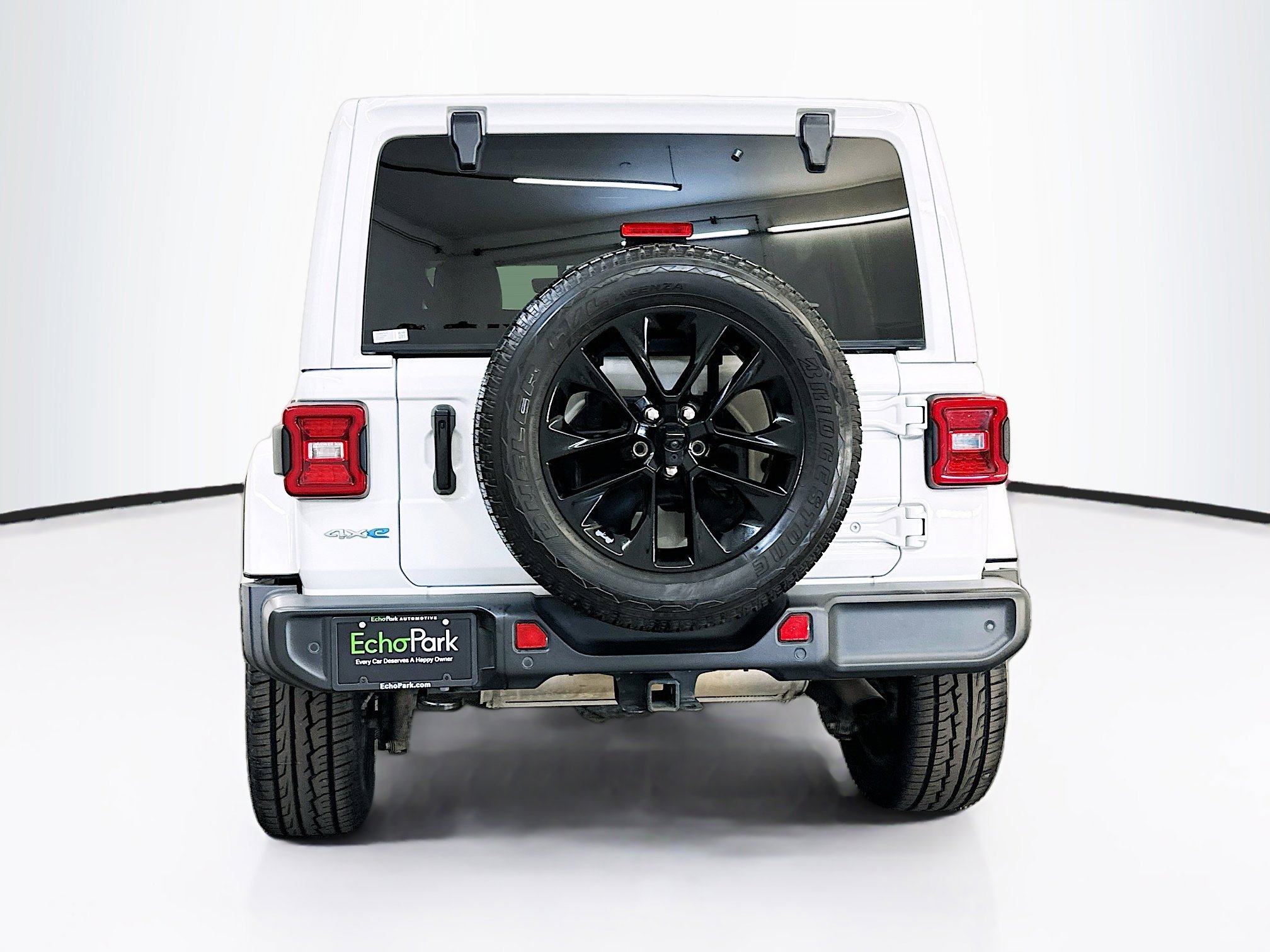 Used 2021 Jeep Wrangler Unlimited Sahara w/ Cold Weather Group AWD/4WD image 7