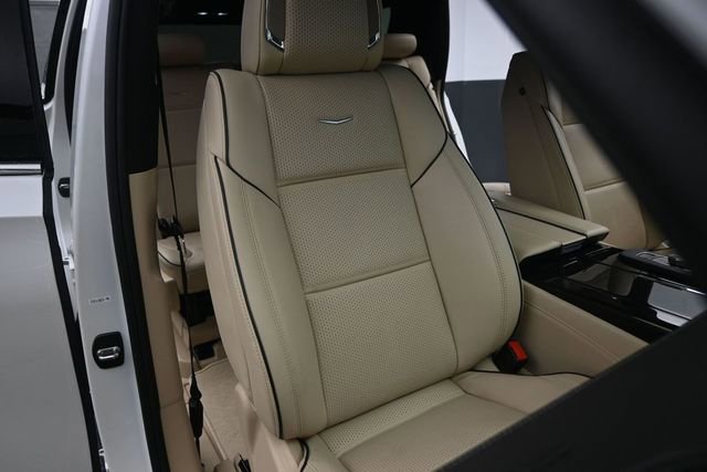 Used 2023 Cadillac Escalade Premium Luxury AWD/4WD image 21