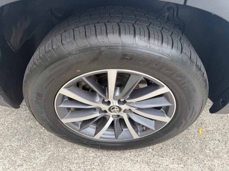 Used 2017 Toyota Highlander XLE FWD image 37