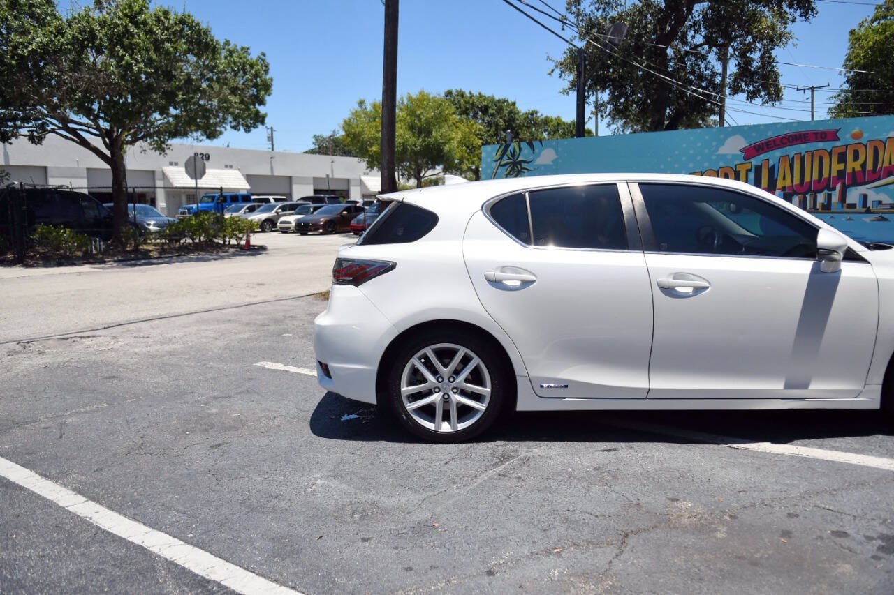 Used 2015 Lexus CT 200h FWD image 34