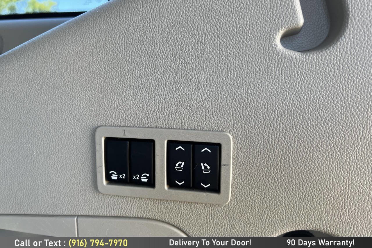 Used 2015 GMC Yukon Denali w/ Open Road Package AWD/4WD image 13