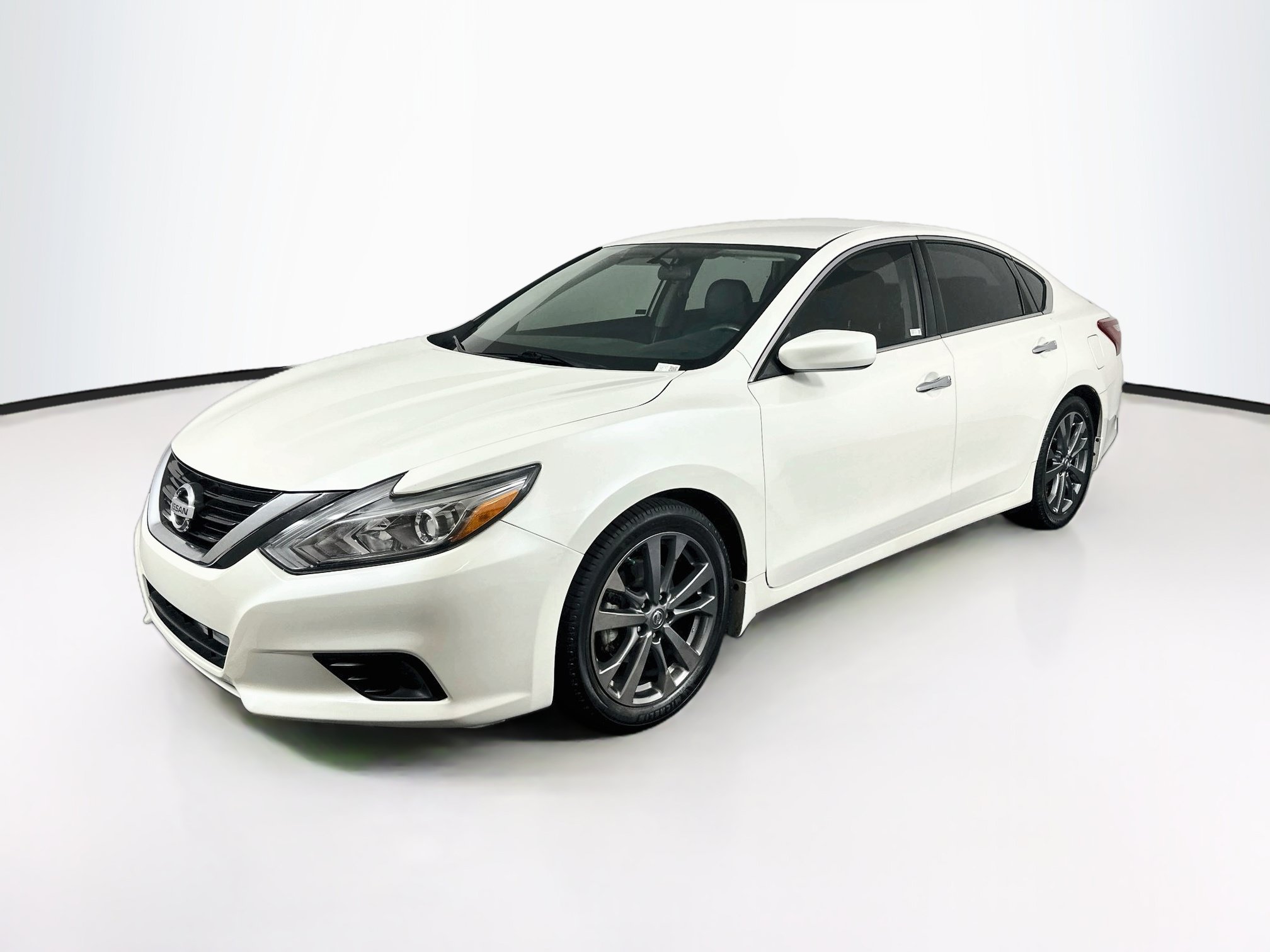 Used 2018 Nissan Altima 2.5 SR w/ SR Special Edition FWD image 3