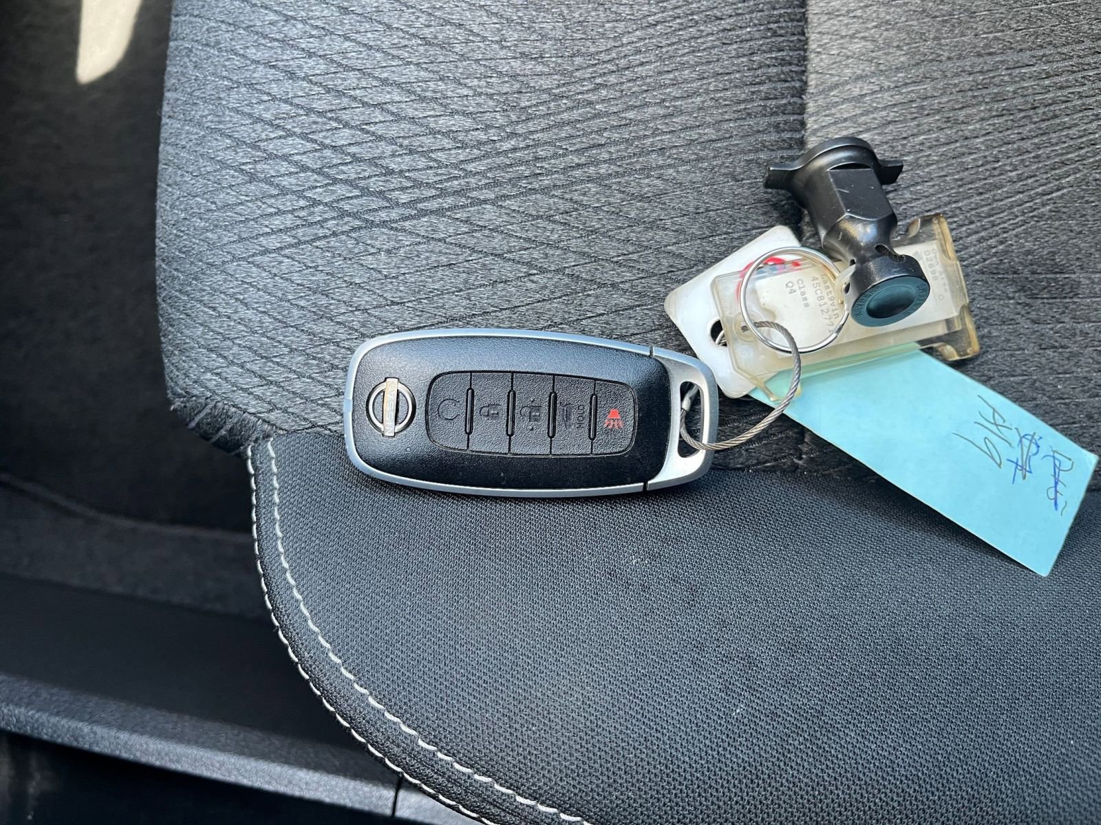 Used 2025 Nissan Rogue SV image 21