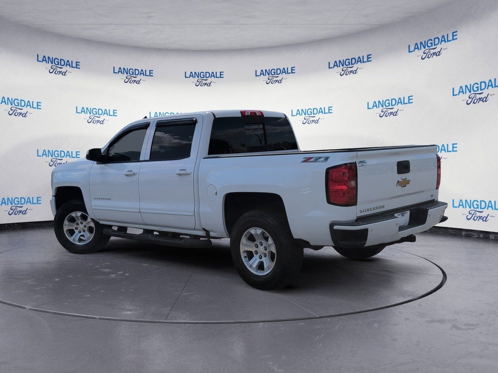 Used 2017 Chevrolet Silverado 1500 LT w/ All Star Edition AWD/4WD image 9