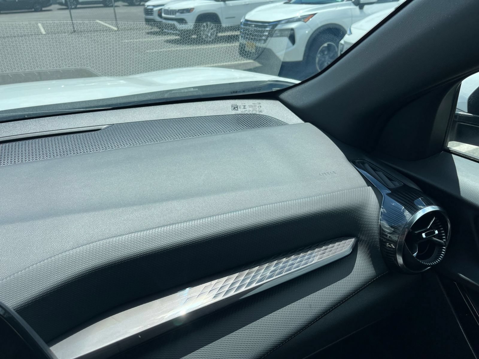 Used 2025 Chevrolet Equinox LT FWD image 35