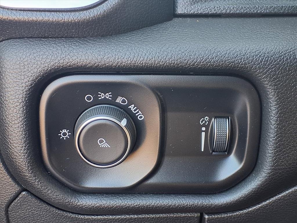 Used 2024 RAM 1500 Laramie image 10